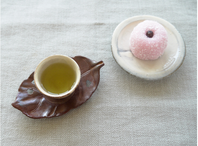 白茶 和菓子と